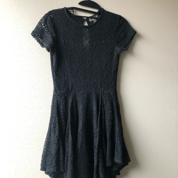 Kendall & Kylie Black Lace Cap Sleeve Flare Dress - Picture 2 of 6